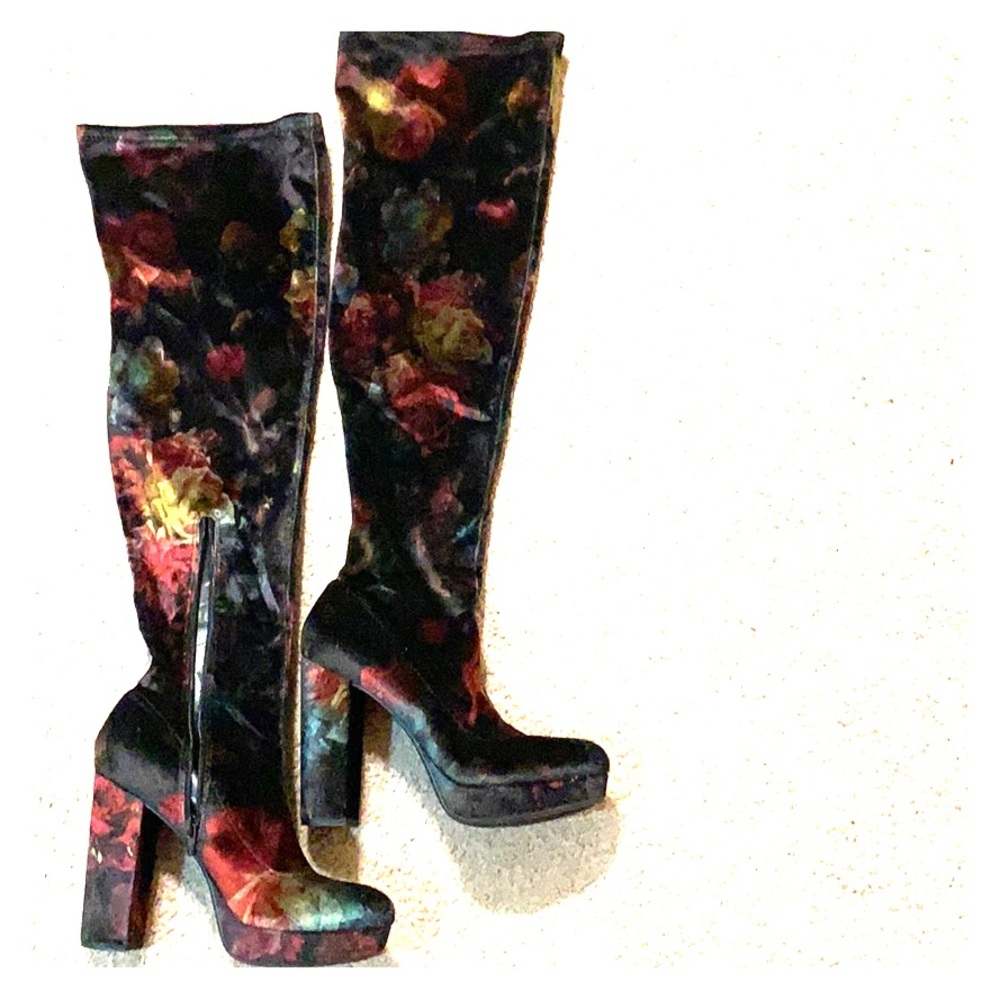 Floral thigh high boots😍